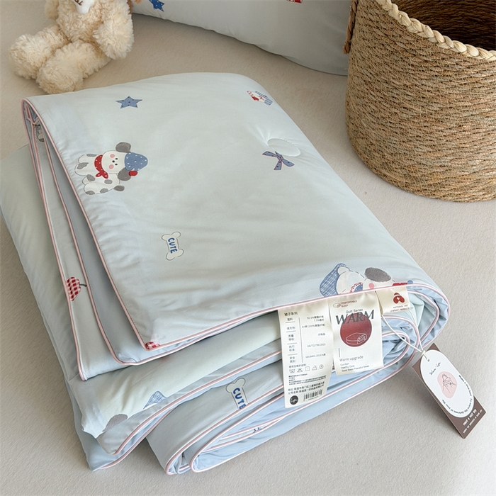 91家纺网 家纺一手货源 找家纺 暖生活 2026新款A类冰皮氨纶凉感夏被 被子被芯 奶蓝小狗