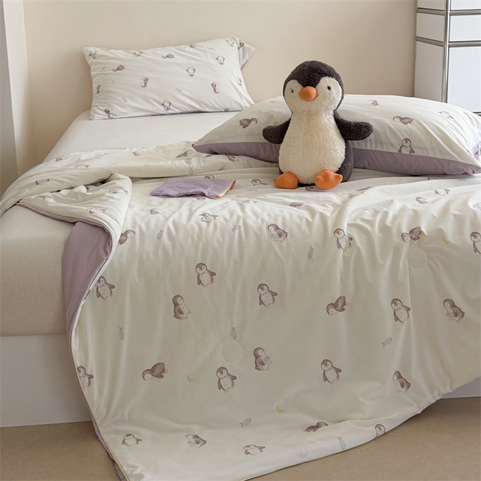 91家纺网 家纺一手货源 找家纺 暖生活 2026新款A类冰皮氨纶凉感夏被 被子被芯 企鹅小鱼