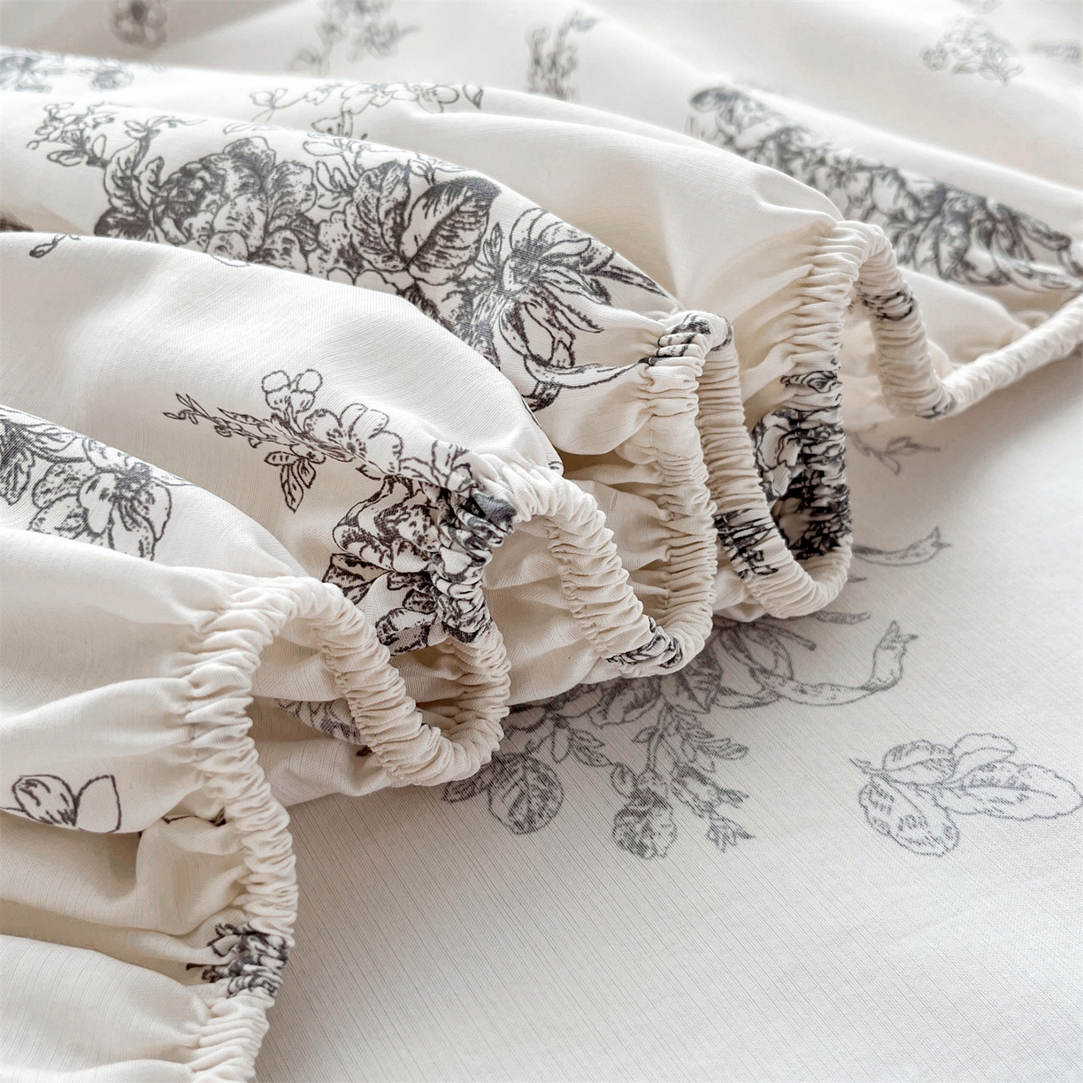 91家纺网 家纺一手货源 找家纺 慕木家纺 2026新款A类纯色印花慕丝棉床笠系列（抽空压缩可供跨境）（提供买家秀） 墨芳