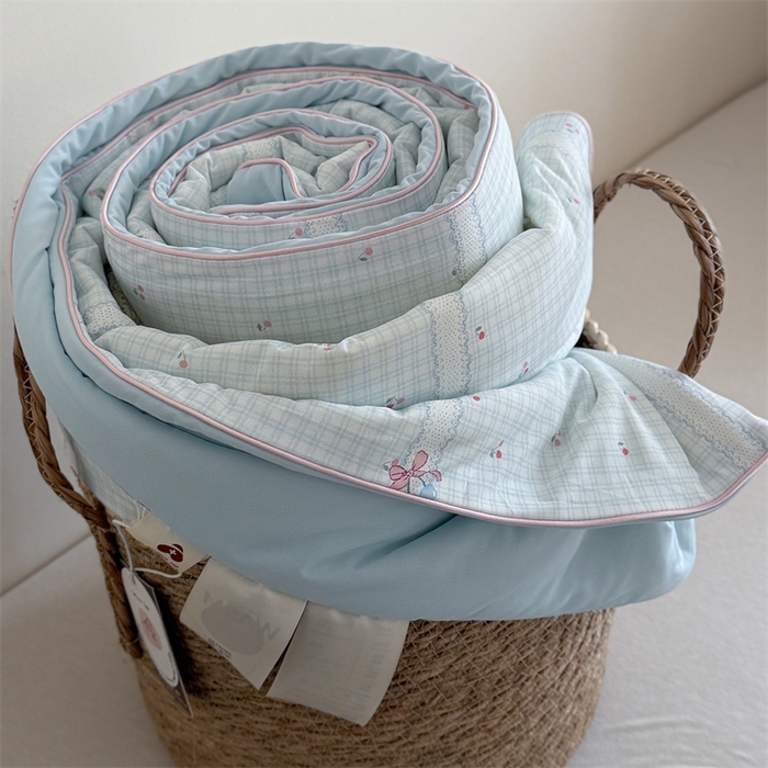 91家纺网 家纺一手货源 找家纺 暖生活 2026新款A类冰皮氨纶凉感夏被 被子被芯 浅蓝花边