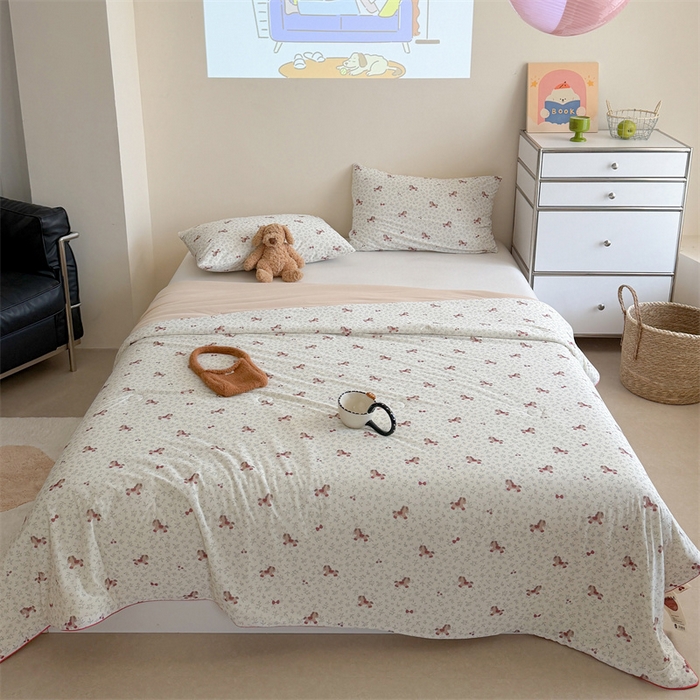 91家纺网 家纺一手货源 找家纺 暖生活 2026新款A类冰皮氨纶凉感夏被 被子被芯 樱桃小马