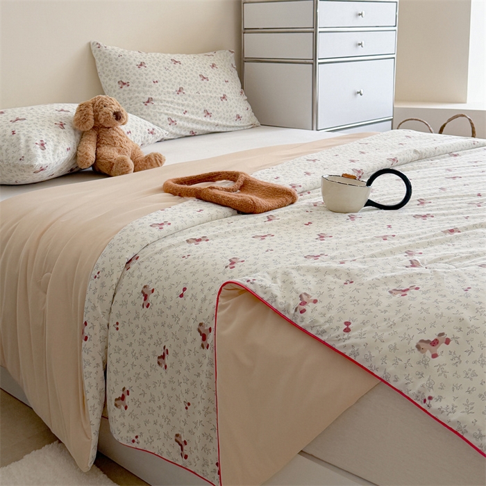 91家纺网 家纺一手货源 找家纺 暖生活 2026新款A类冰皮氨纶凉感夏被 被子被芯 樱桃小马