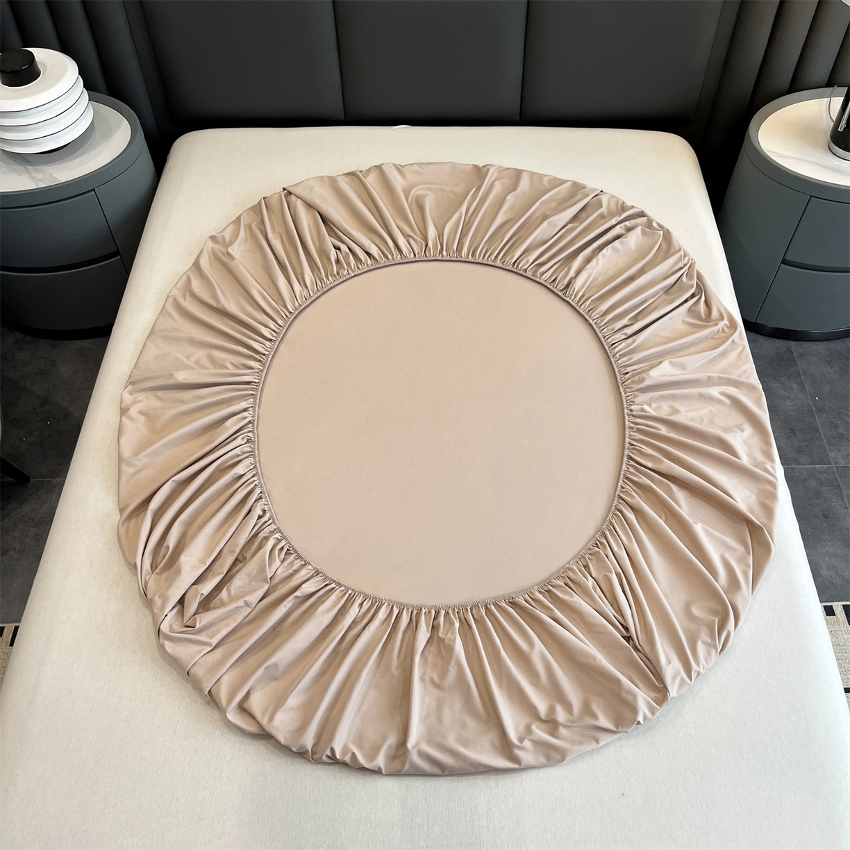 91家纺网 家纺一手货源 找家纺 慕木家纺 2026新款A类纯色印花慕丝棉床笠系列（抽空压缩可供跨境）（提供买家秀） 莫奈咖