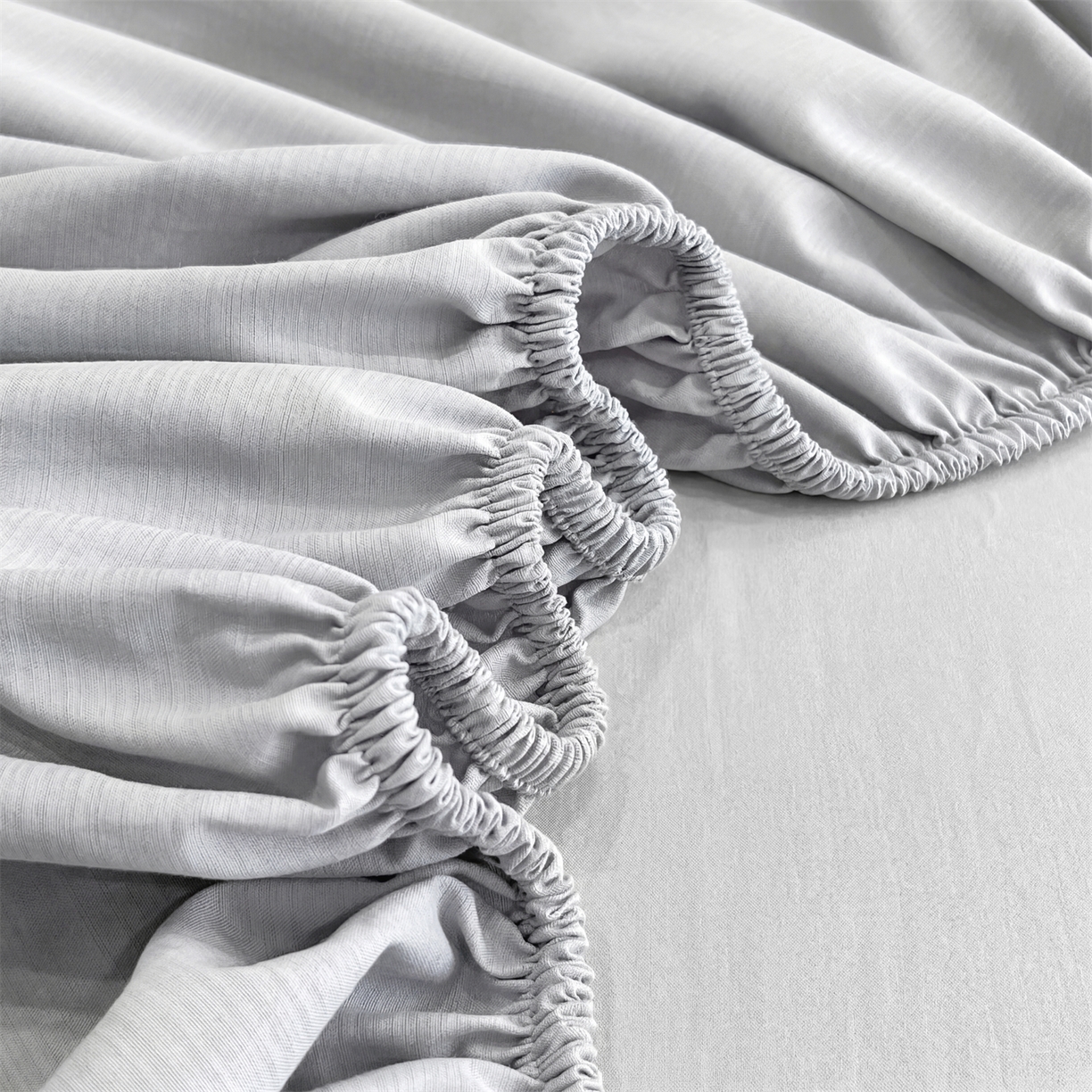 91家纺网 家纺一手货源 找家纺 慕木家纺 2026新款A类纯色印花慕丝棉床笠系列（抽空压缩可供跨境）（提供买家秀） 绅士灰