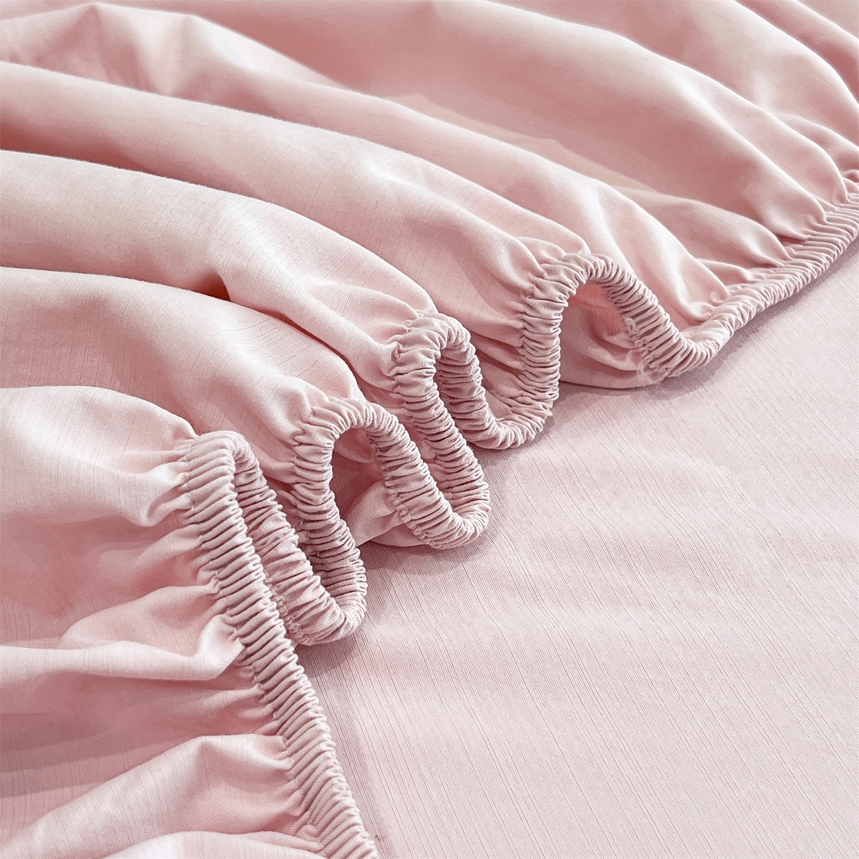 91家纺网 家纺一手货源 找家纺 慕木家纺 2026新款A类纯色印花慕丝棉床笠系列（抽空压缩可供跨境）（提供买家秀） 少女粉