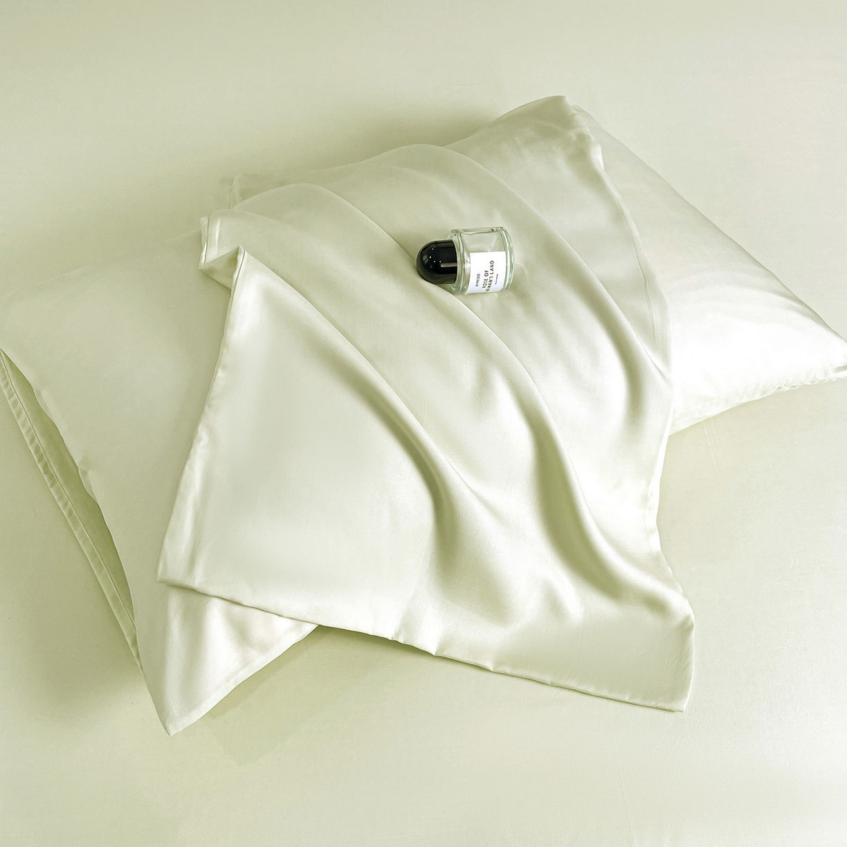 91家纺网 家纺一手货源 找家纺 尊妙被业 2026春夏新款莱赛尔天丝夏被蚕蛹蛋白夏被夏凉被空调被四件套-纯色款 艾绿