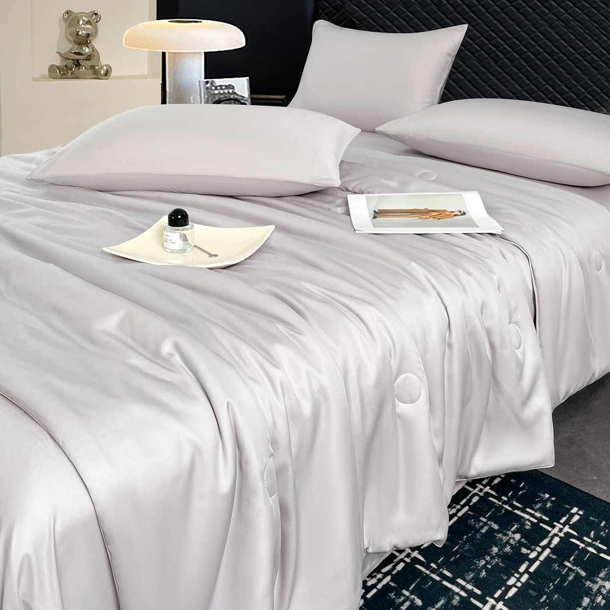 91家纺网 家纺一手货源 找家纺 尊妙被业 2026春夏新款莱赛尔天丝夏被蚕蛹蛋白夏被夏凉被空调被四件套-纯色款 花银灰