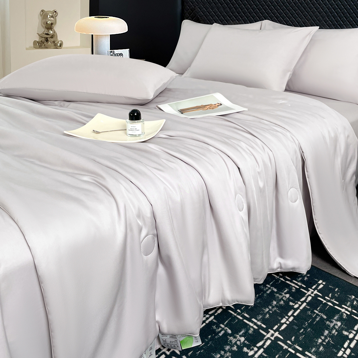 91家纺网 家纺一手货源 找家纺 尊妙被业 2026春夏新款莱赛尔天丝夏被蚕蛹蛋白夏被夏凉被空调被四件套-纯色款 花银灰