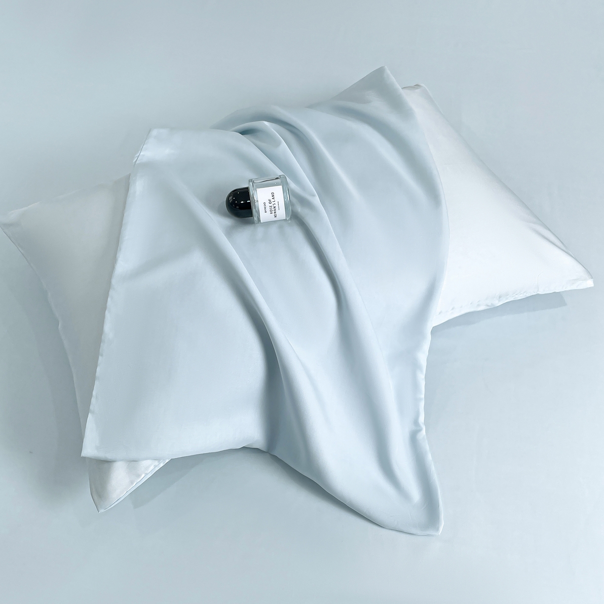 91家纺网 家纺一手货源 找家纺 尊妙被业 2026春夏新款莱赛尔天丝夏被蚕蛹蛋白夏被夏凉被空调被四件套-纯色款 静谧蓝