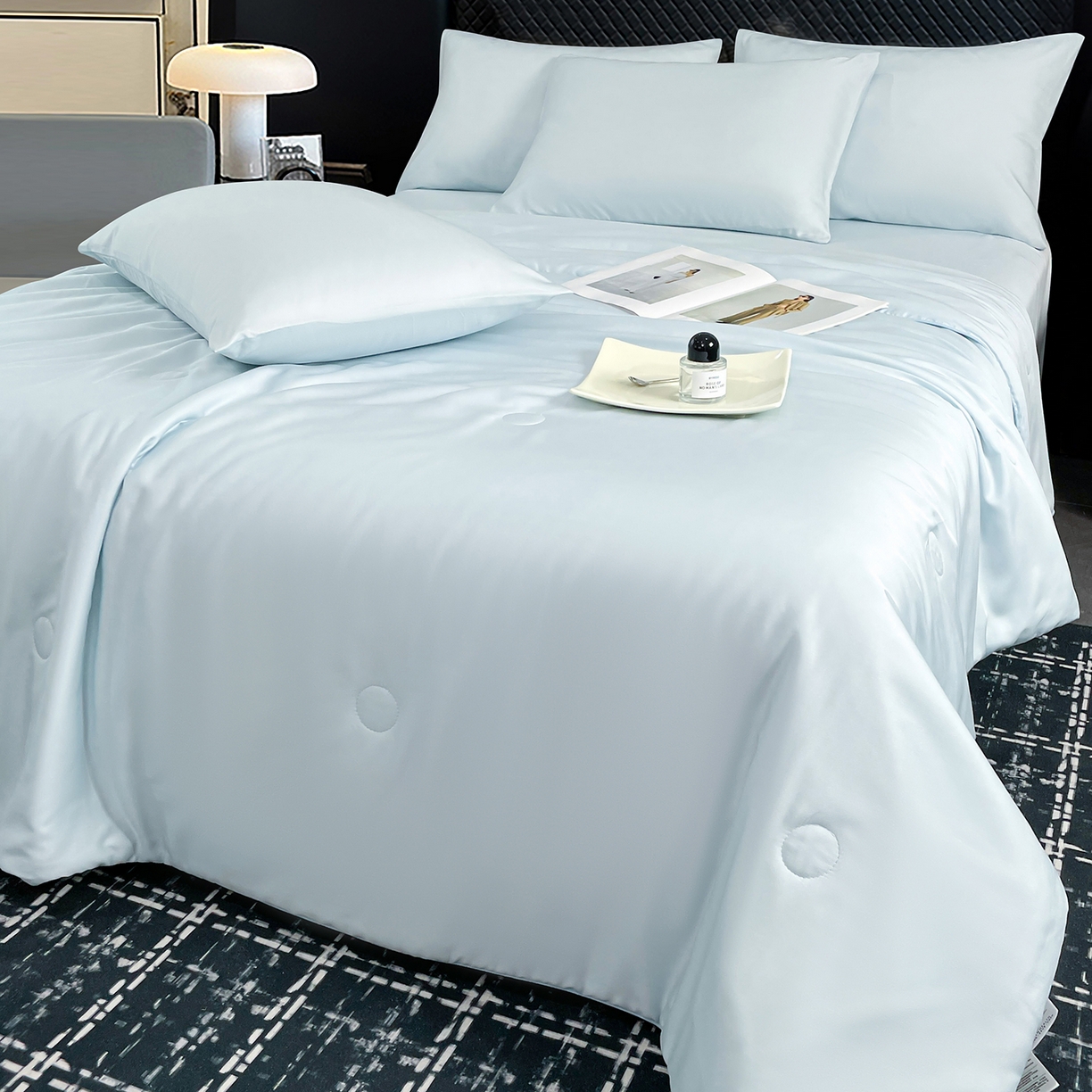 91家纺网 家纺一手货源 找家纺 尊妙被业 2026春夏新款莱赛尔天丝夏被蚕蛹蛋白夏被夏凉被空调被四件套-纯色款 静谧蓝