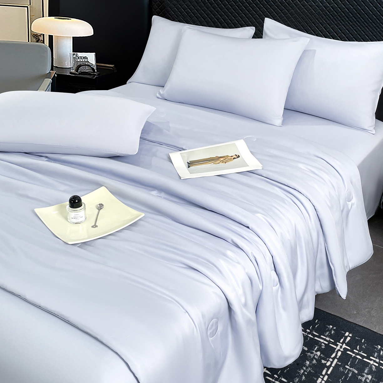 91家纺网 家纺一手货源 找家纺 尊妙被业 2026春夏新款莱赛尔天丝夏被蚕蛹蛋白夏被夏凉被空调被四件套-纯色款 垦丁蓝