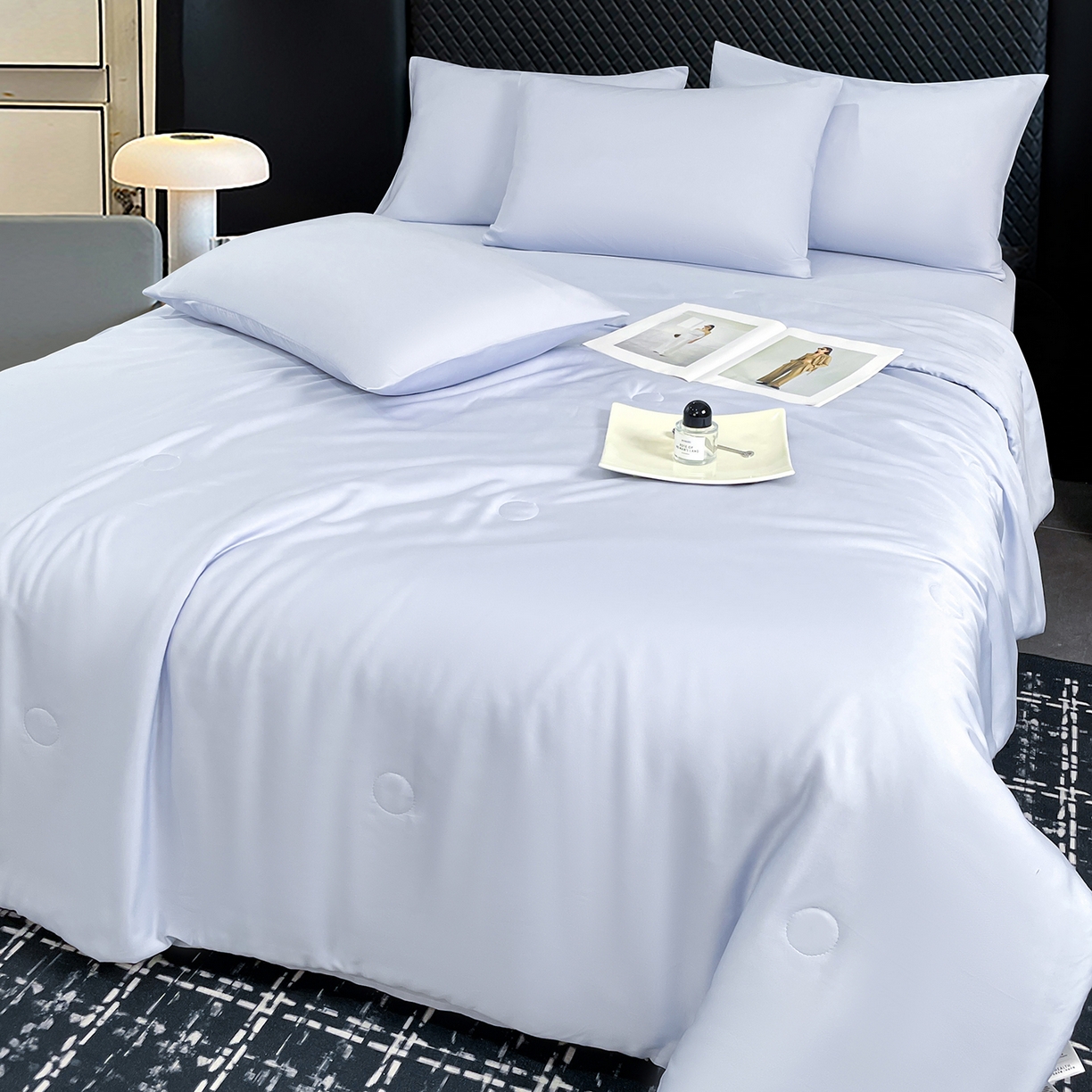 91家纺网 家纺一手货源 找家纺 尊妙被业 2026春夏新款莱赛尔天丝夏被蚕蛹蛋白夏被夏凉被空调被四件套-纯色款 垦丁蓝