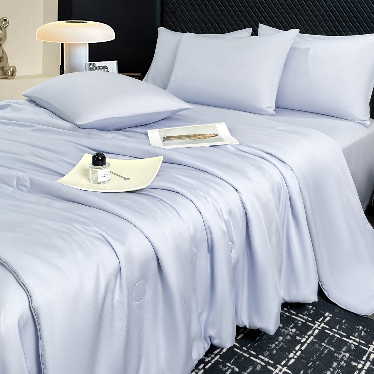 91家纺网 家纺一手货源 找家纺 尊妙被业 2026春夏新款莱赛尔天丝夏被蚕蛹蛋白夏被夏凉被空调被四件套-纯色款 垦丁蓝