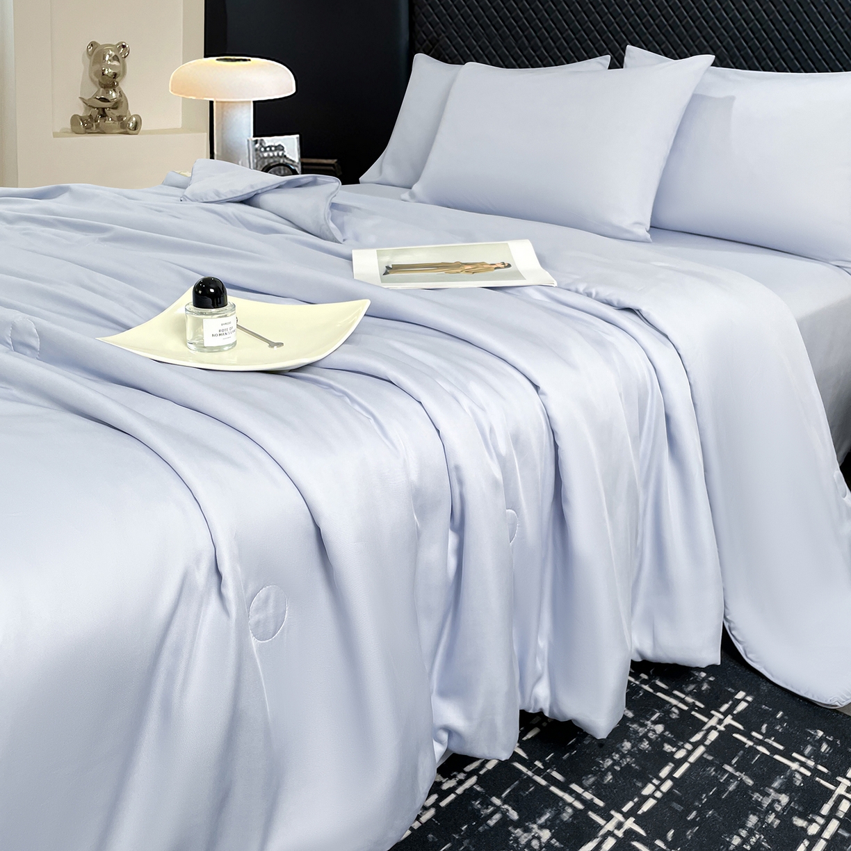 91家纺网 家纺一手货源 找家纺 尊妙被业 2026春夏新款莱赛尔天丝夏被蚕蛹蛋白夏被夏凉被空调被四件套-纯色款 垦丁蓝