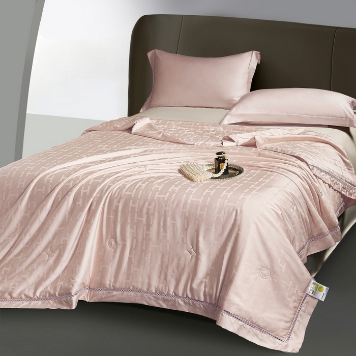 91家纺网 家纺一手货源 找家纺 蜜柚 2026新款卡伦50s莱赛尔天丝提花夏被夏凉被空调被 卡伦粉