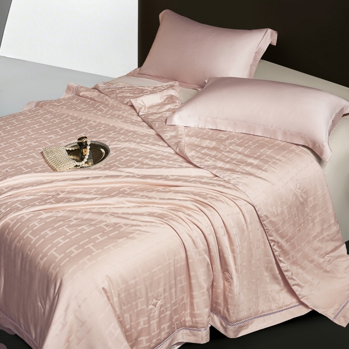 91家纺网 家纺一手货源 找家纺 蜜柚 2026新款卡伦50s莱赛尔天丝提花夏被夏凉被空调被 卡伦粉