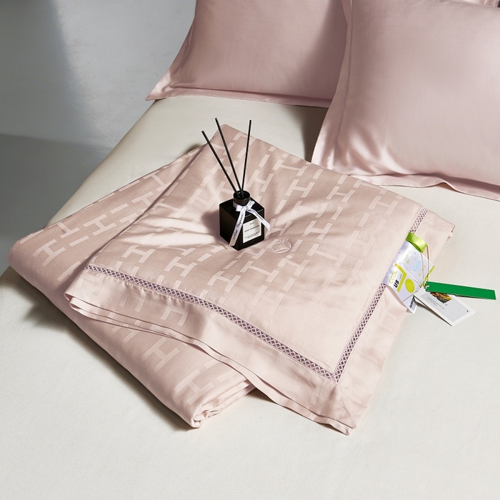 91家纺网 家纺一手货源 找家纺 蜜柚 2026新款卡伦50s莱赛尔天丝提花夏被夏凉被空调被 卡伦粉