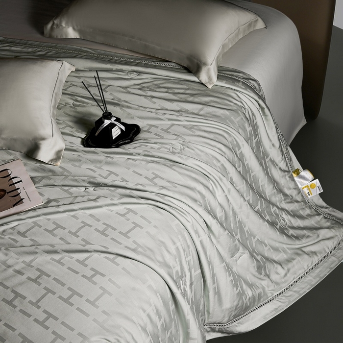 91家纺网 家纺一手货源 找家纺 蜜柚 2026新款卡伦50s莱赛尔天丝提花夏被夏凉被空调被 卡伦灰