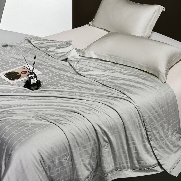 91家纺网 家纺一手货源 找家纺 蜜柚 2026新款卡伦50s莱赛尔天丝提花夏被夏凉被空调被 卡伦灰