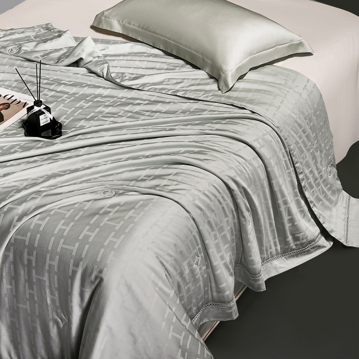 91家纺网 家纺一手货源 找家纺 蜜柚 2026新款卡伦50s莱赛尔天丝提花夏被夏凉被空调被 卡伦灰