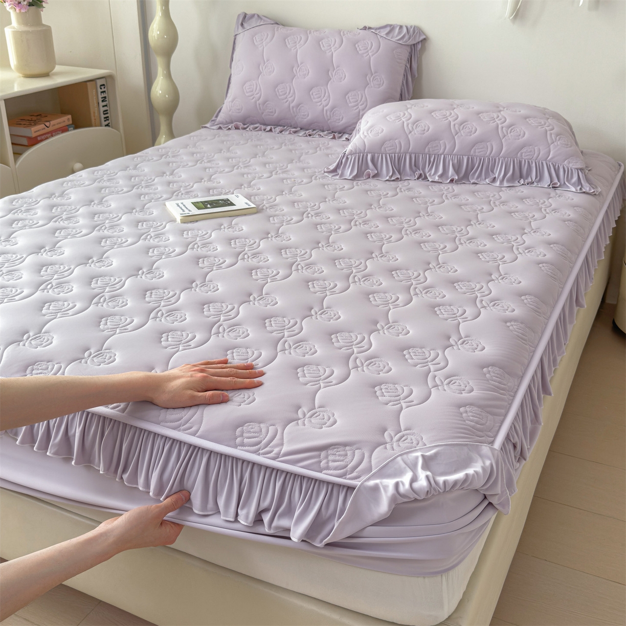 91家纺网 家纺一手货源 找家纺 雯豆家纺 【10A抗菌】2026新品氨纶凉感丝花边床笠三件套+花边夏被夏凉被四件套 氨纶花边床笠-香芋紫