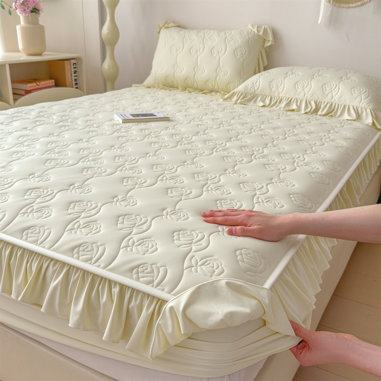 91家纺网 家纺一手货源 找家纺 雯豆家纺 【10A抗菌】2026新品氨纶凉感丝花边床笠三件套+花边夏被夏凉被四件套 氨纶花边床笠-奶黄