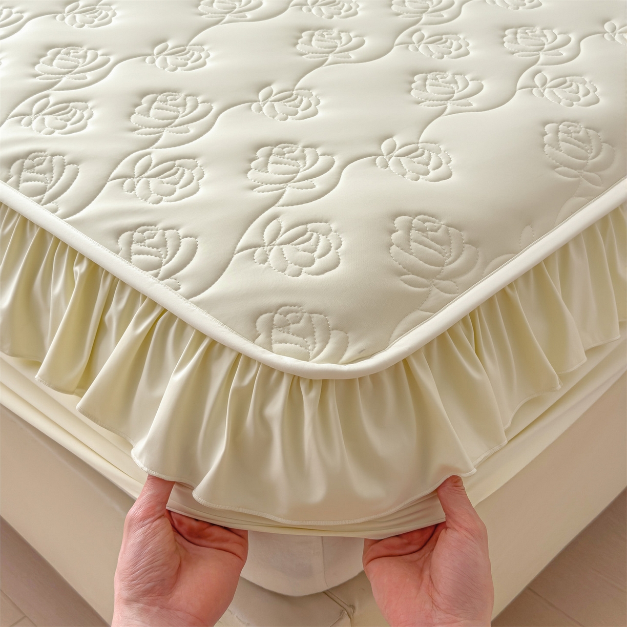 91家纺网 家纺一手货源 找家纺 雯豆家纺 【10A抗菌】2026新品氨纶凉感丝花边床笠三件套+花边夏被夏凉被四件套 氨纶花边床笠-奶黄