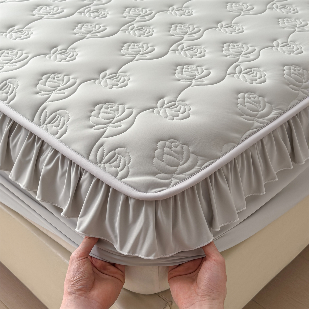 91家纺网 家纺一手货源 找家纺 雯豆家纺 【10A抗菌】2026新品氨纶凉感丝花边床笠三件套+花边夏被夏凉被四件套 氨纶花边床笠-浅灰