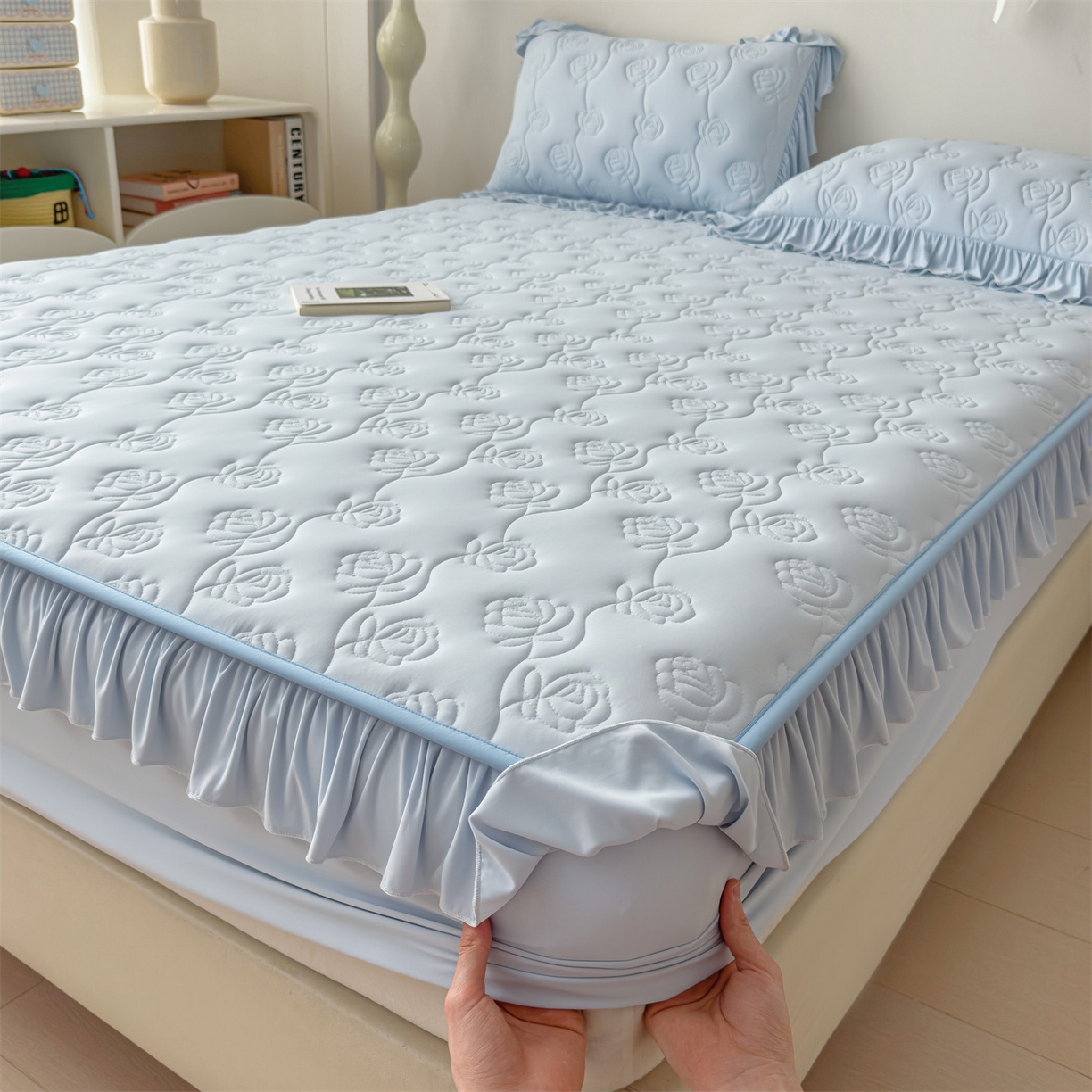 91家纺网 家纺一手货源 找家纺 雯豆家纺 【10A抗菌】2026新品氨纶凉感丝花边床笠三件套+花边夏被夏凉被四件套 氨纶花边床笠-水蓝