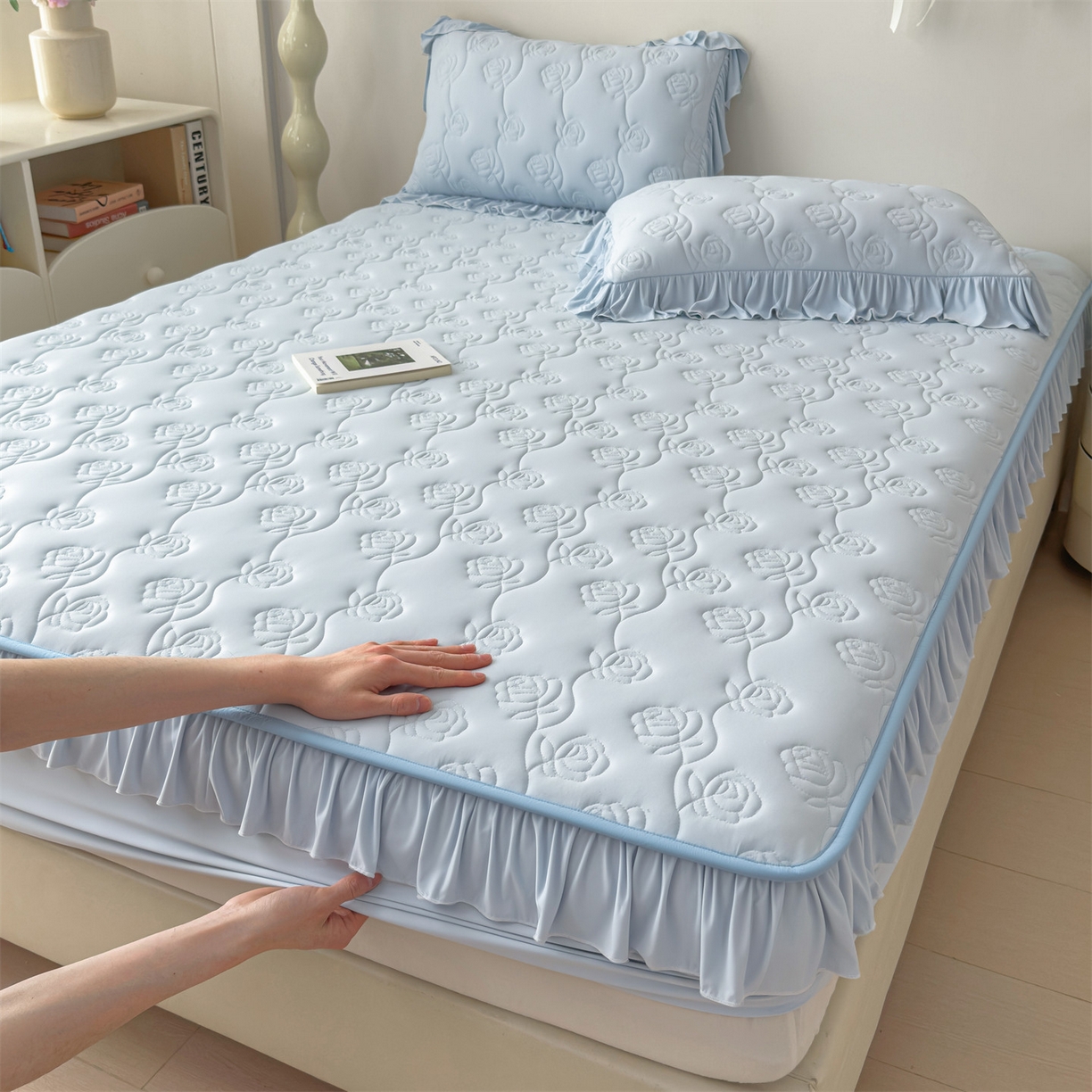 91家纺网 家纺一手货源 找家纺 雯豆家纺 【10A抗菌】2026新品氨纶凉感丝花边床笠三件套+花边夏被夏凉被四件套 氨纶花边床笠-水蓝