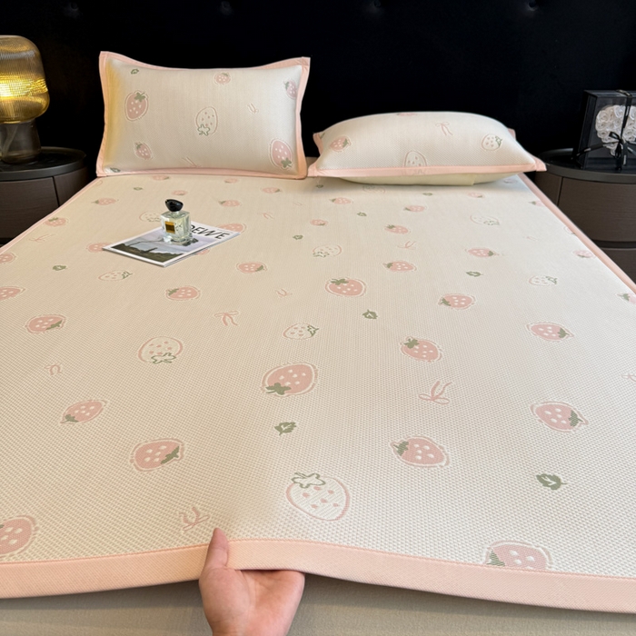 91家纺网 家纺一手货源 找家纺 喜梦缘家纺 2026新款复合中分子PE100%聚乙烯乙纶色织提花凉感软凉席席子 草莓甜心