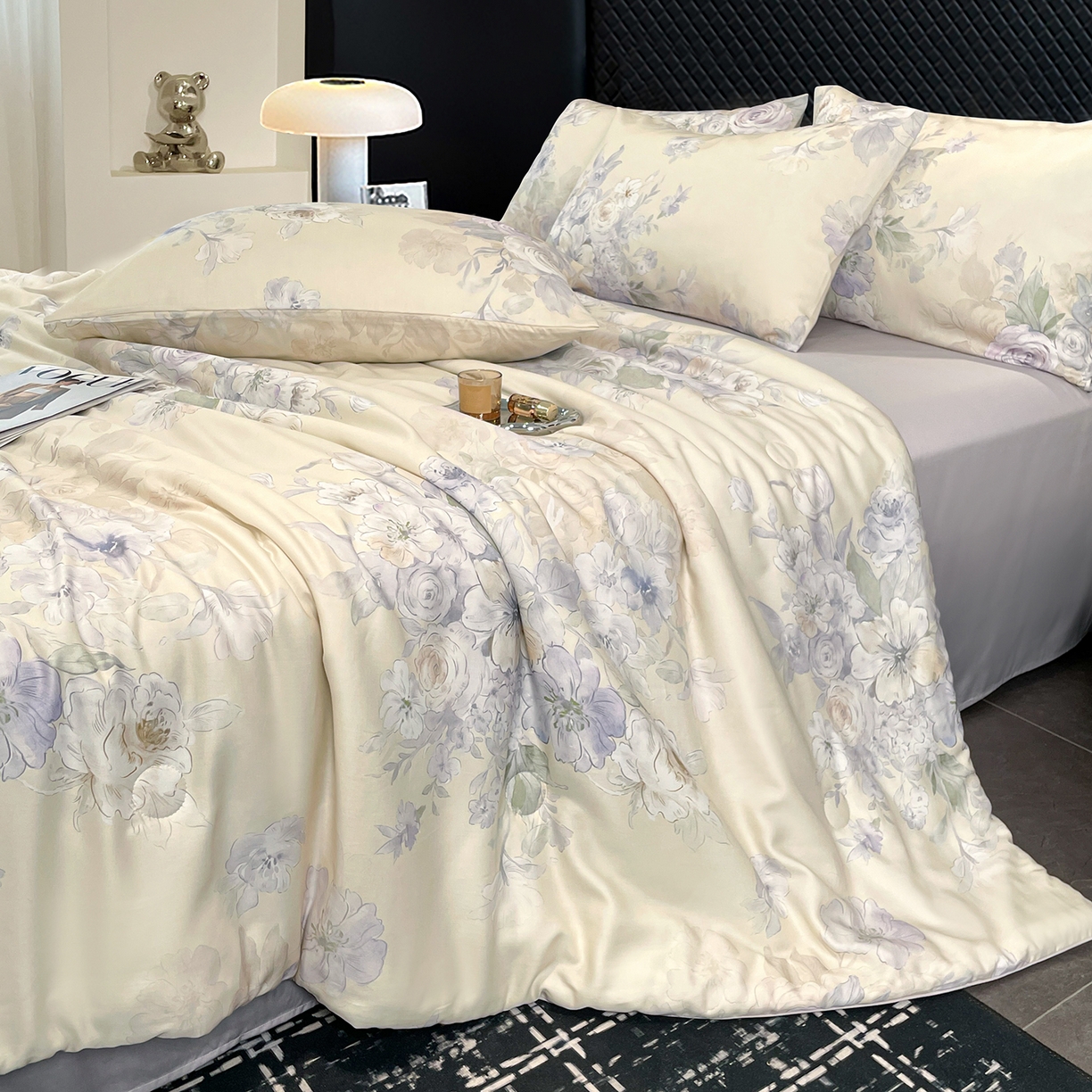 91家纺网 家纺一手货源 找家纺 尊妙被业 2026春夏新款莱赛尔天丝夏被蚕蛹蛋白夏被夏凉被空调被四件套-印花款 暗香绘-棕