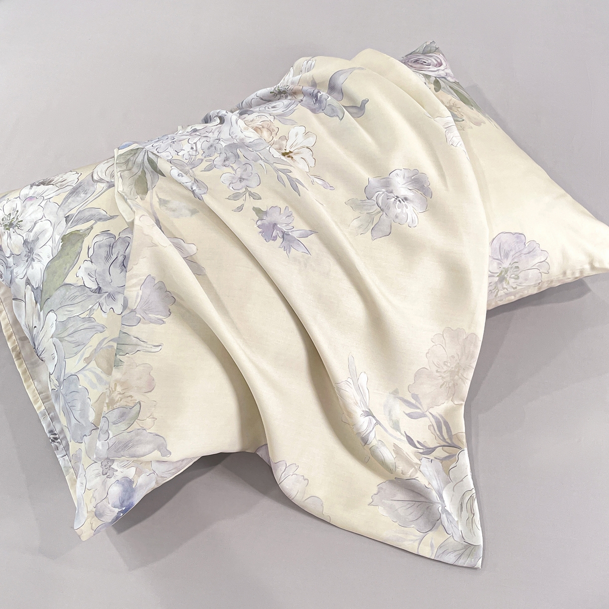 91家纺网 家纺一手货源 找家纺 尊妙被业 2026春夏新款莱赛尔天丝夏被蚕蛹蛋白夏被夏凉被空调被四件套-印花款 暗香绘-棕