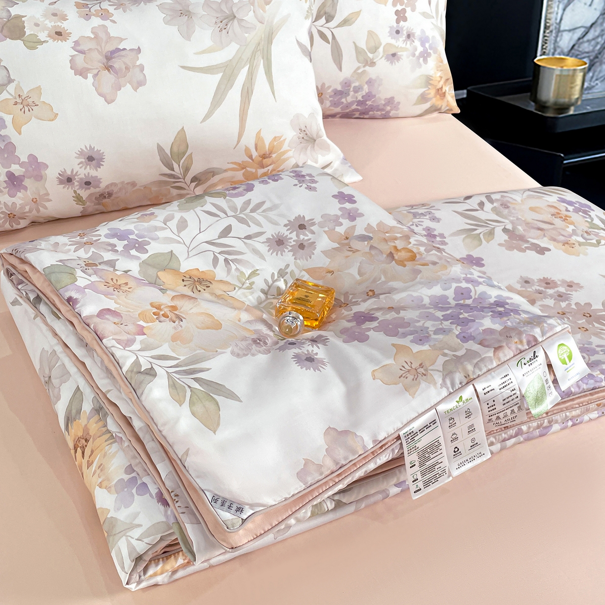 91家纺网 家纺一手货源 找家纺 尊妙被业 2026春夏新款莱赛尔天丝夏被蚕蛹蛋白夏被夏凉被空调被四件套-印花款 林语花夏-米