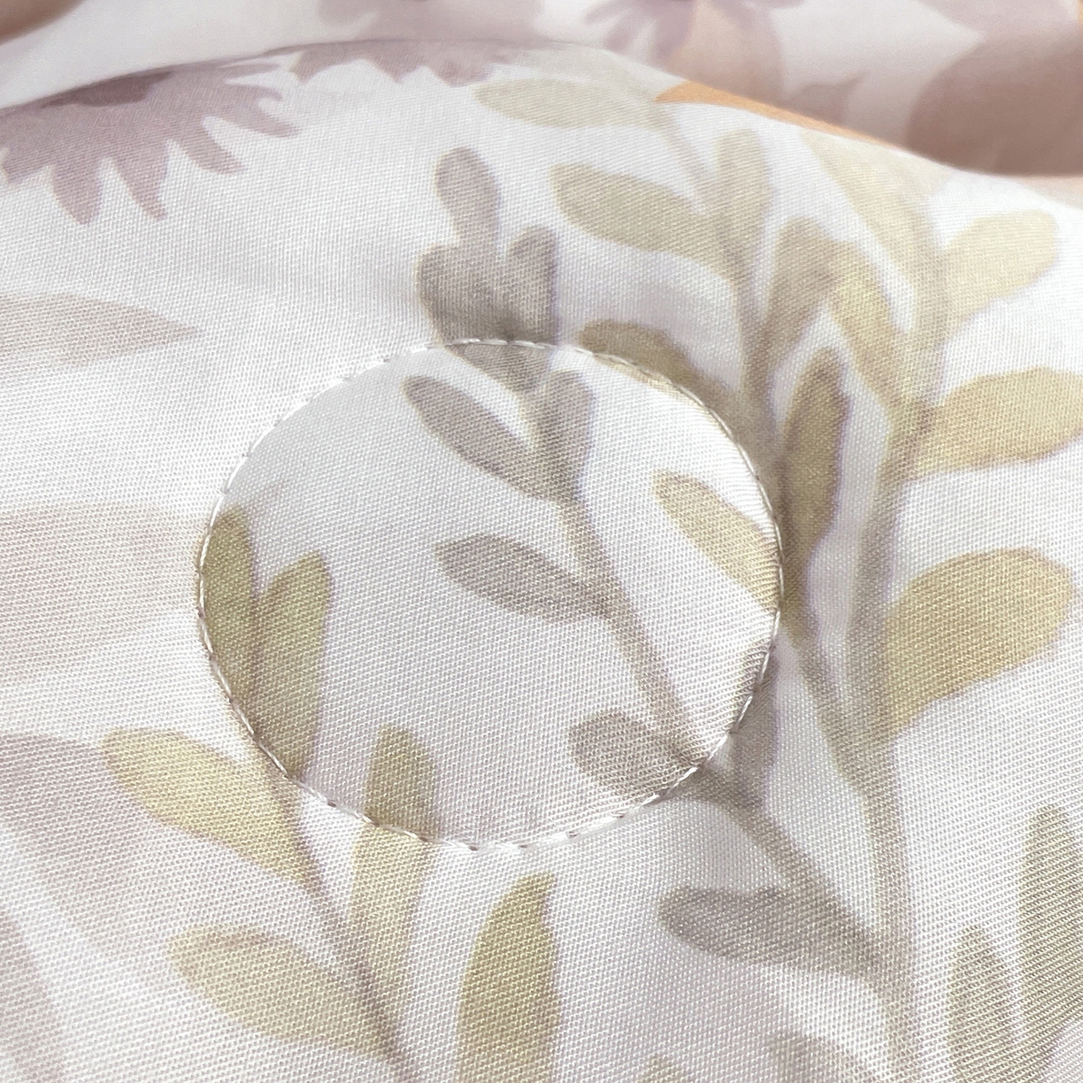 91家纺网 家纺一手货源 找家纺 尊妙被业 2026春夏新款莱赛尔天丝夏被蚕蛹蛋白夏被夏凉被空调被四件套-印花款 林语花夏-米