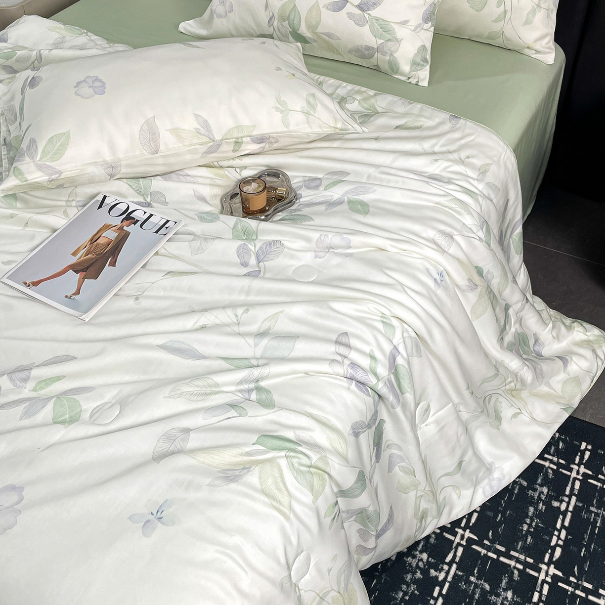 91家纺网 家纺一手货源 找家纺 尊妙被业 2026春夏新款莱赛尔天丝夏被蚕蛹蛋白夏被夏凉被空调被四件套-印花款 柳语素枝-绿