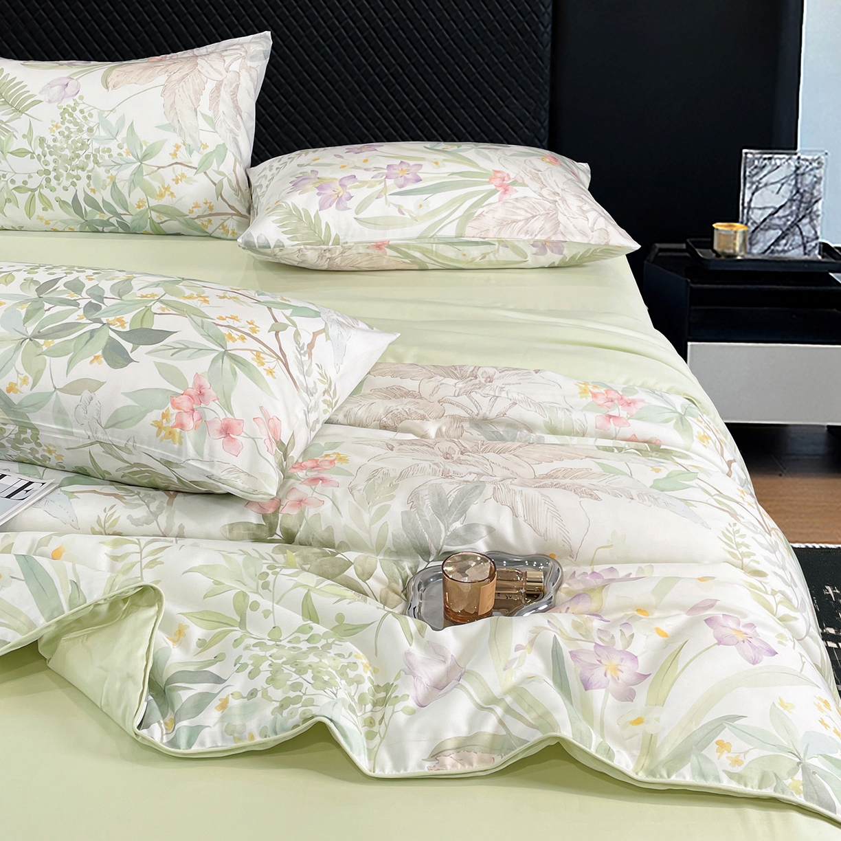 91家纺网 家纺一手货源 找家纺 尊妙被业 2026春夏新款莱赛尔天丝夏被蚕蛹蛋白夏被夏凉被空调被四件套-印花款 蔓行-绿