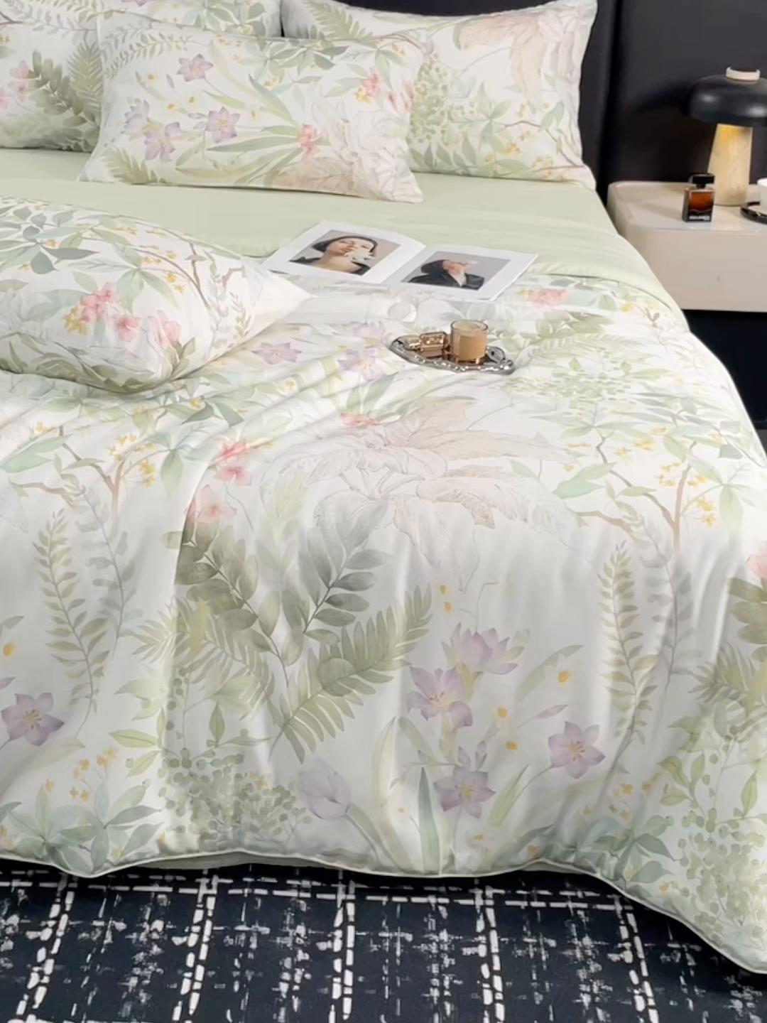 91家纺网 家纺一手货源 找家纺 尊妙被业 2026春夏新款莱赛尔天丝夏被蚕蛹蛋白夏被夏凉被空调被四件套-印花款 蔓行-绿