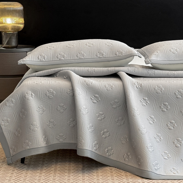 91家纺网 家纺一手货源 找家纺 喜梦缘家纺 2026新款复合中分子PE100%聚乙烯乙纶色织提花凉感软凉席席子 四叶草-灰