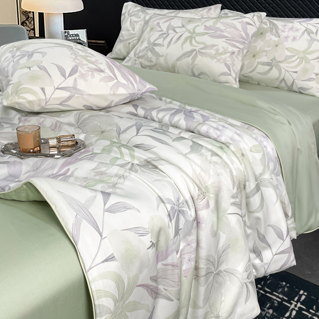 91家纺网 家纺一手货源 找家纺 尊妙被业 2026春夏新款莱赛尔天丝夏被蚕蛹蛋白夏被夏凉被空调被四件套-印花款 自然低语-绿