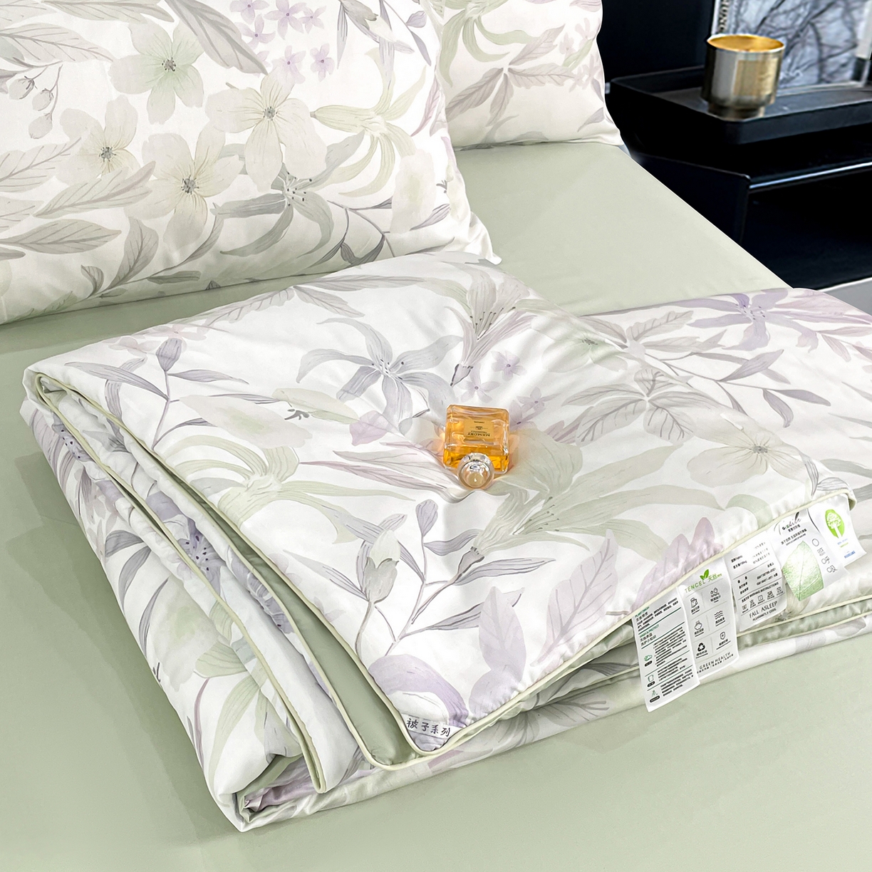 91家纺网 家纺一手货源 找家纺 尊妙被业 2026春夏新款莱赛尔天丝夏被蚕蛹蛋白夏被夏凉被空调被四件套-印花款 自然低语-绿