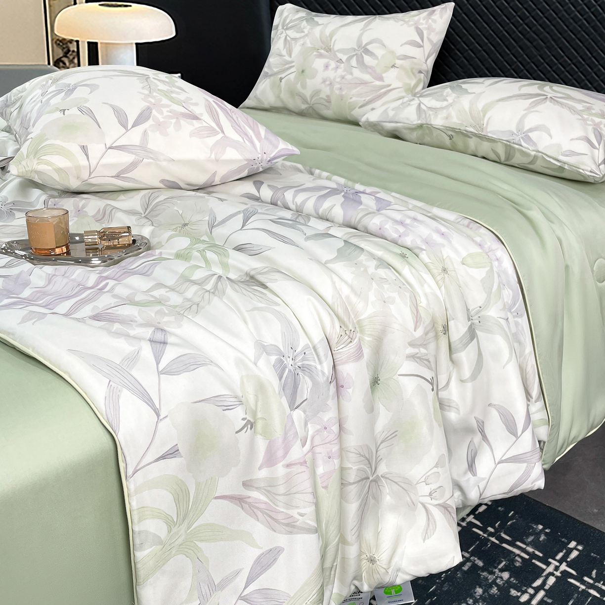 91家纺网 家纺一手货源 找家纺 尊妙被业 2026春夏新款莱赛尔天丝夏被蚕蛹蛋白夏被夏凉被空调被四件套-印花款 自然低语-绿