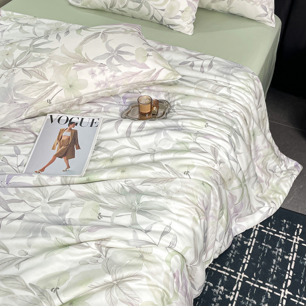 91家纺网 家纺一手货源 找家纺 尊妙被业 2026春夏新款莱赛尔天丝夏被蚕蛹蛋白夏被夏凉被空调被四件套-印花款 自然低语-绿