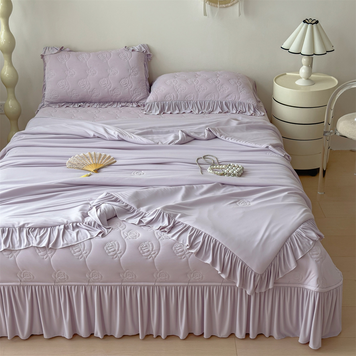 91家纺网 家纺一手货源 找家纺 （总）雯豆家纺 【10A抗菌】2026新款氨纶凉感丝花边床裙床盖夏季冰感床罩+花边夏被四件套