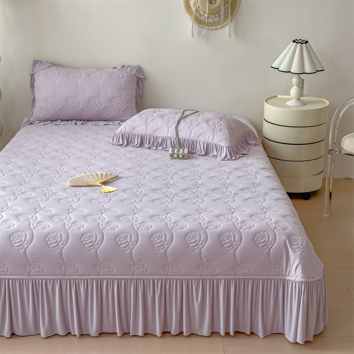 91家纺网 家纺一手货源 找家纺 雯豆家纺 【10A抗菌】2026新款氨纶凉感丝花边床裙床盖夏季冰感床罩+花边夏被四件套 氨纶花边床裙-香芋紫