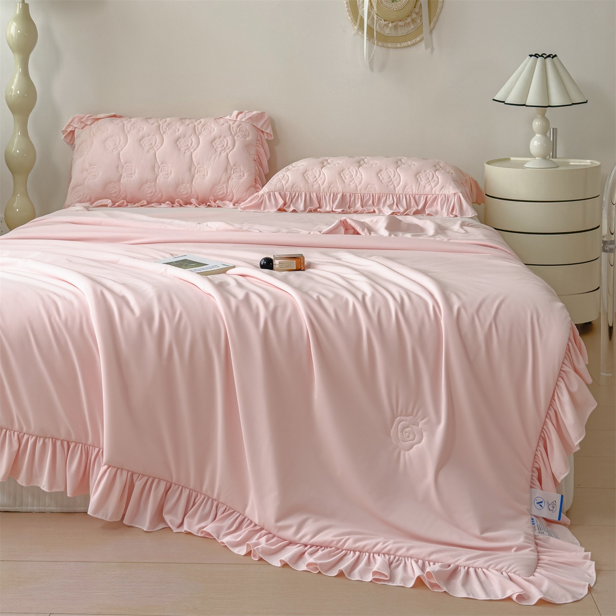 91家纺网 家纺一手货源 找家纺 雯豆家纺 【10A抗菌】2026新款氨纶凉感丝花边夏被夏凉被夏季冰丝空调被子被芯 氨纶花边夏被-浅粉