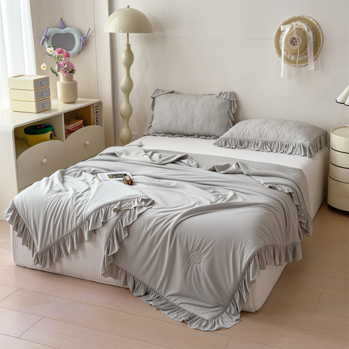 91家纺网 家纺一手货源 找家纺 雯豆家纺 【10A抗菌】2026新款氨纶凉感丝花边夏被夏凉被夏季冰丝空调被子被芯 氨纶花边夏被-浅灰