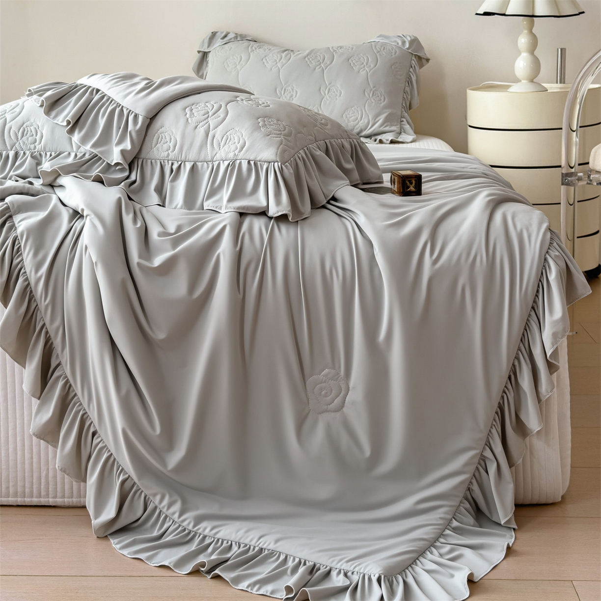 91家纺网 家纺一手货源 找家纺 雯豆家纺 【10A抗菌】2026新款氨纶凉感丝花边夏被夏凉被夏季冰丝空调被子被芯 氨纶花边夏被-浅灰