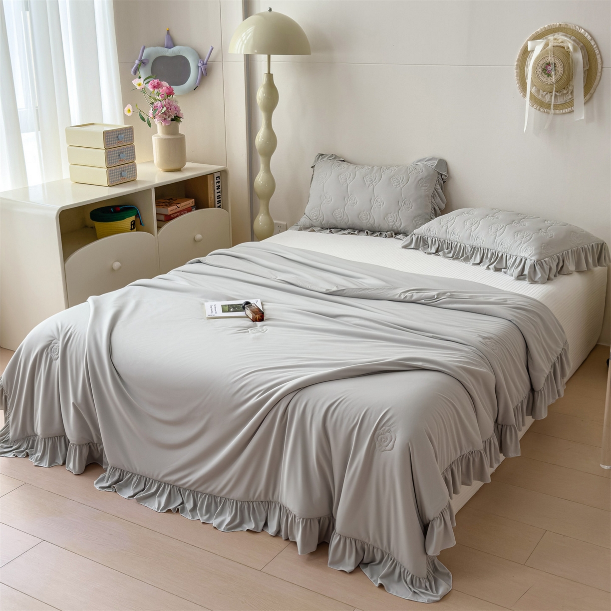 91家纺网 家纺一手货源 找家纺 雯豆家纺 【10A抗菌】2026新款氨纶凉感丝花边夏被夏凉被夏季冰丝空调被子被芯 氨纶花边夏被-浅灰