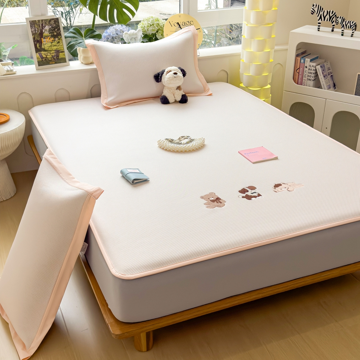 91家纺网 家纺一手货源 找家纺 眠多宝（绒多宝） 2026新款可机洗冰豆豆冰丝席凉席席子a类母婴级婴儿可用凉感值过0.21夏天 软萌小熊床笠款